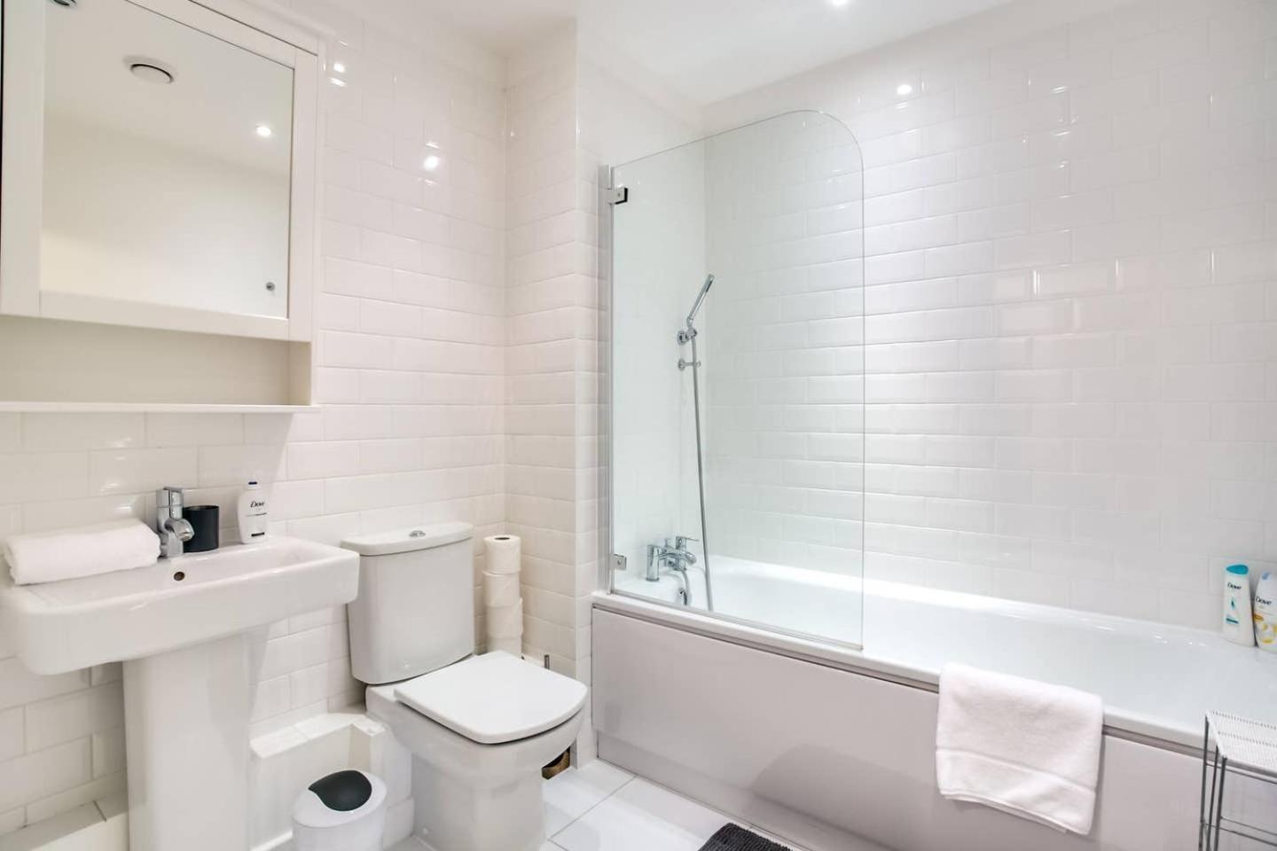 Guestready - Comfort By The Thames, W/ Balcony Londen Buitenkant foto